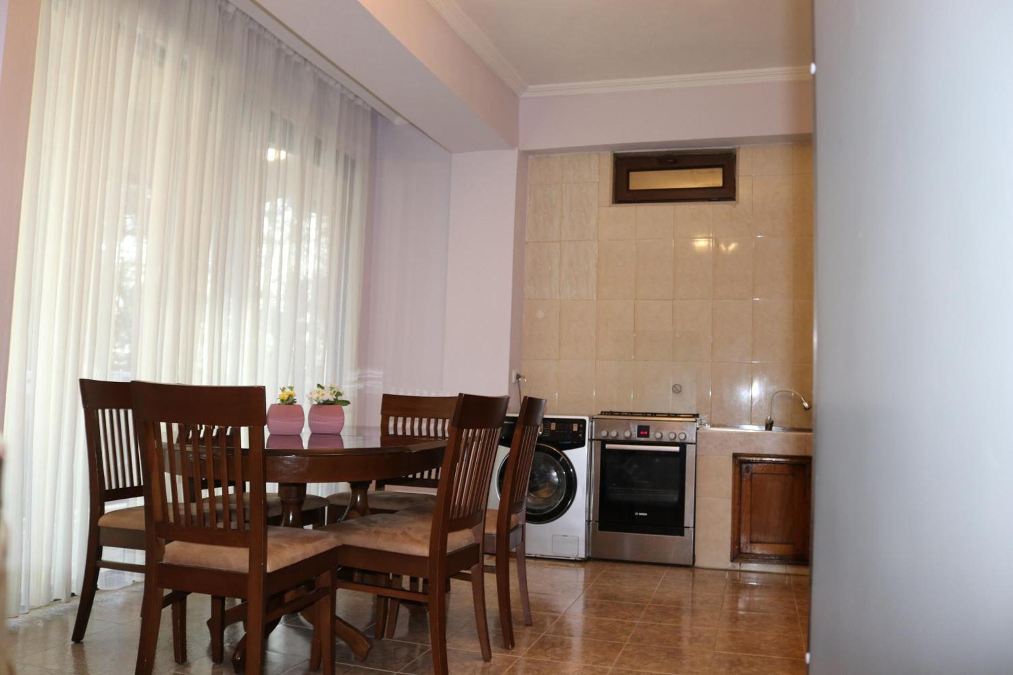 Apartment Near The Sea 1 Kobuleti Exterior photo