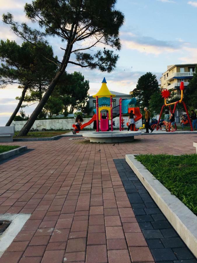 Apartment Near The Sea 1 Kobuleti Exterior photo